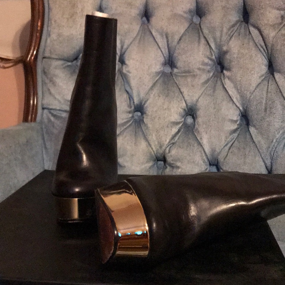 Boots - Picture 3 of 4